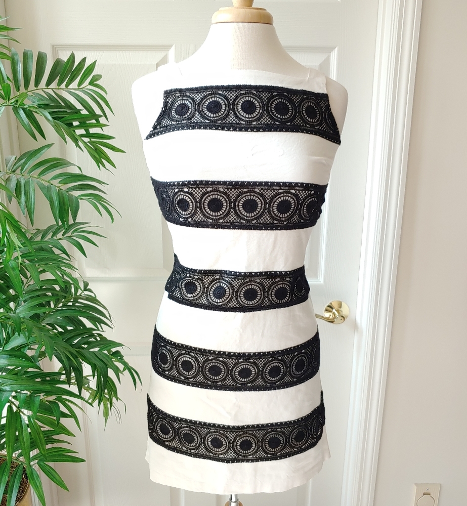 White House Black Market Lace Square Neck Sleeveless Mini Dress Size 0